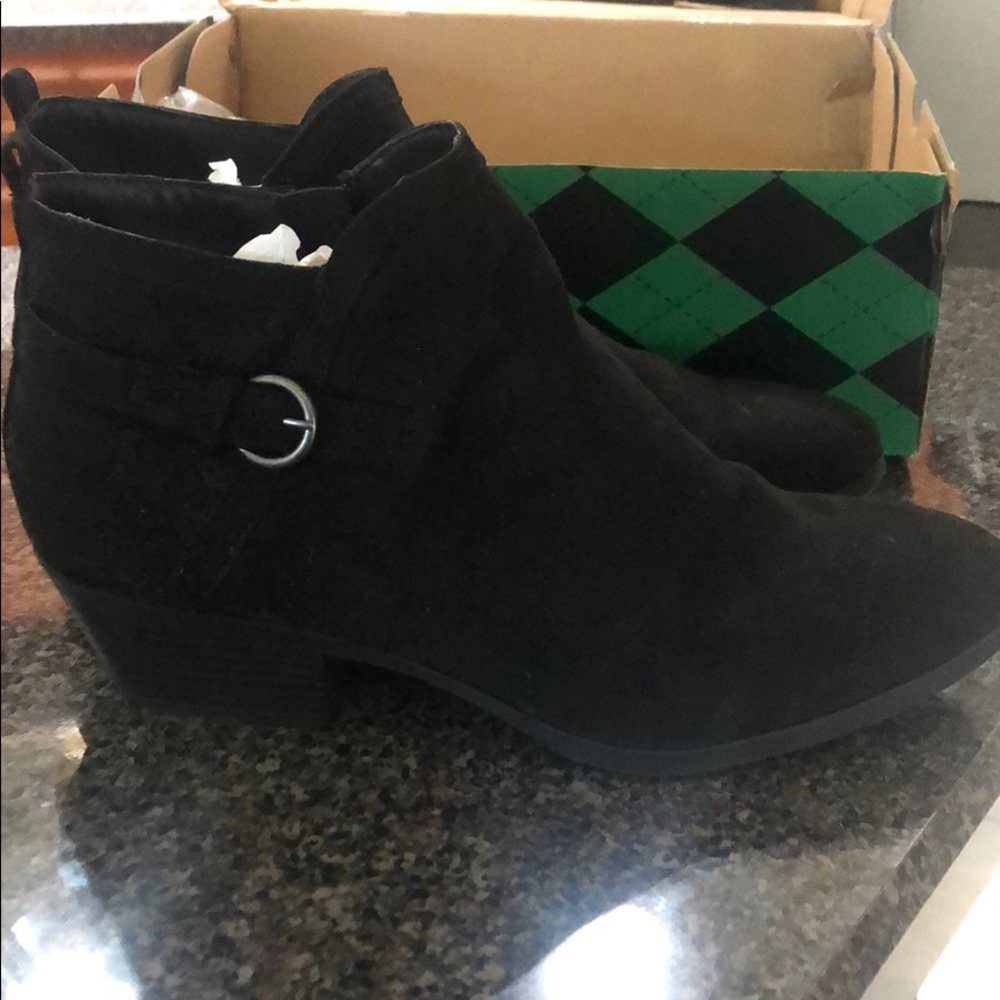 Sr johns bay black suede booties